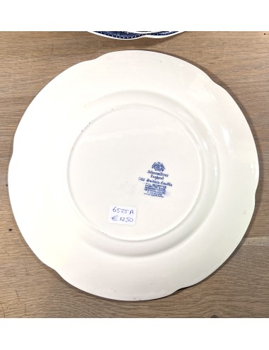 Dinner plate - rather large model - Johnson Bros England - décor OLD BRITAIN CASTLES executed in blue