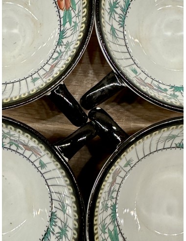 Kop zonder schotel - ongemerkt (waarschijnlijk Societe Ceramique Maestricht) - décor in zwart/groen/rood