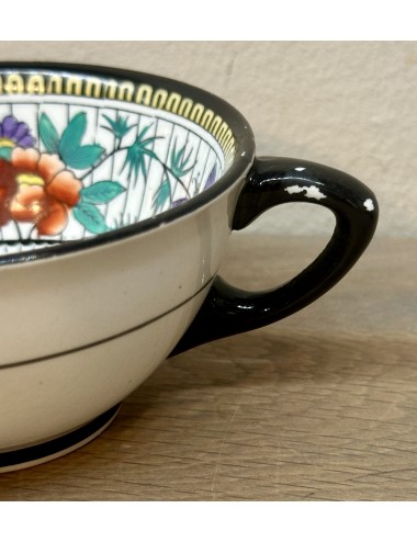 Cup without saucer - unmarked (probably Societe Ceramique Maestricht) - décor in black/green/red