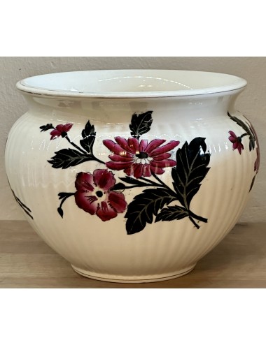 Cache pot / Flower pot - Petrus Regout - shape RELIEF - décor 122 with deep purple/dark red flowers