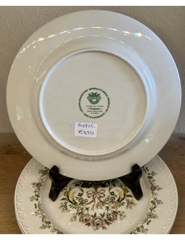 Breakfast plate / Dessert plate - Villeroy & Boch - décor TRIANON with green/pink decoration in refractory porcelain