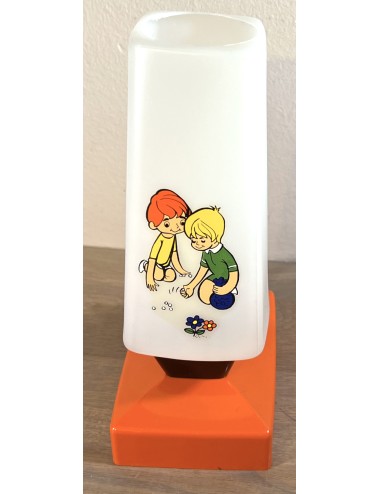 Kinderlampje - met ingebouwd muziekdoosje - oranje plastic basis