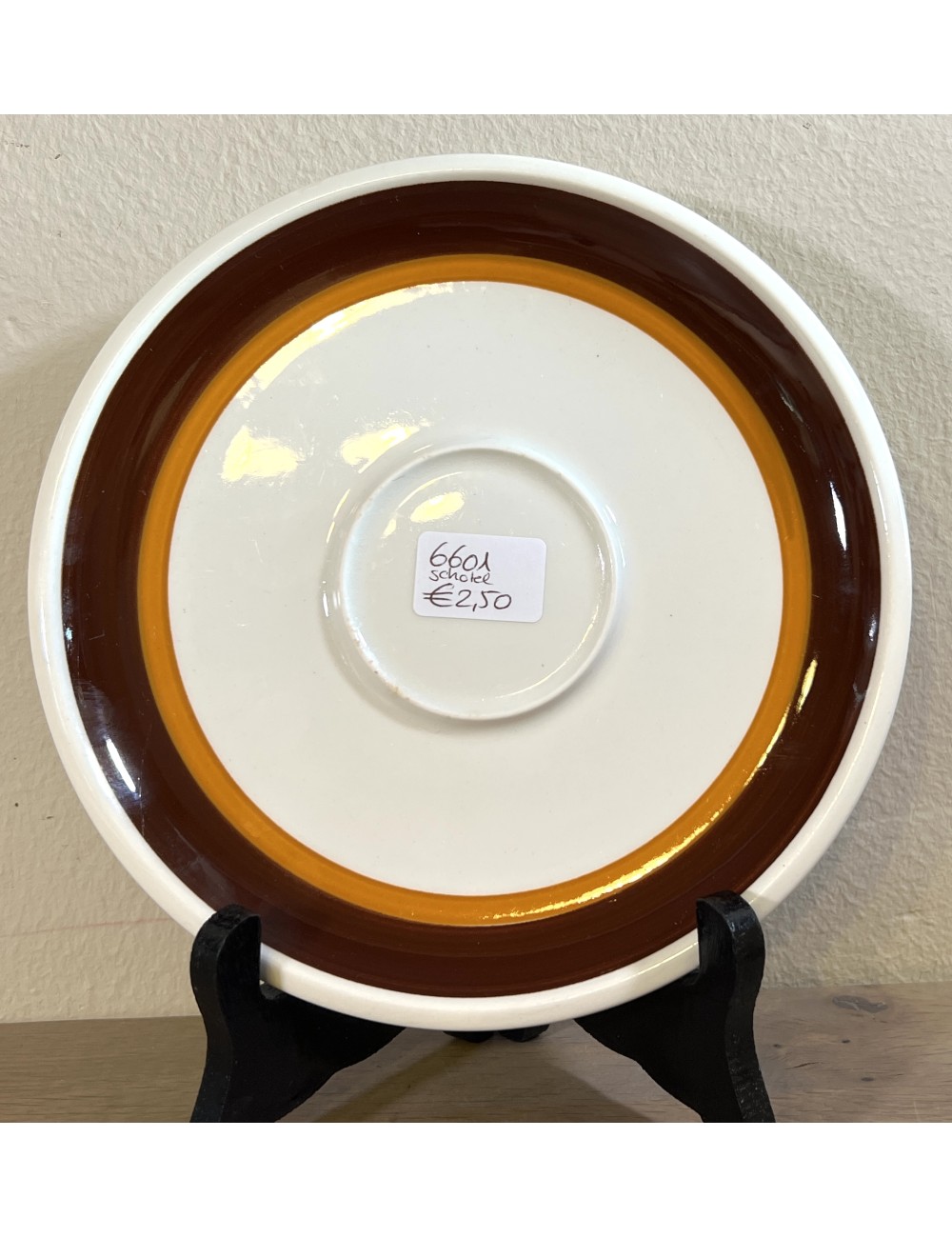 Saucer - large model (large cups or soup bowls?)- Boch - décor FERMETTE