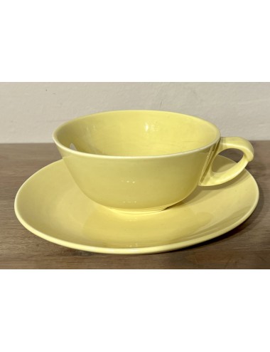 Cup and saucer - Boch Keralux - shape BEAUTY LINE - décor JAUNE - 1955