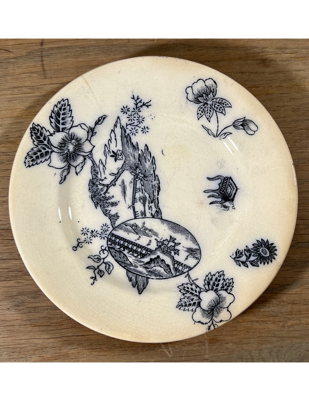 Breakfast plate / Dessert plate - small model, children's service - unmarked (probably Nimy) - décor with blossoms and ships