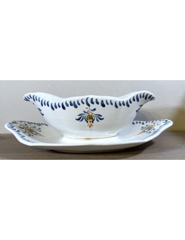 Gravy boat / Sauce boat - fixed bottom dish - Sarreguemines - décor 3050A with processing in blue and orange