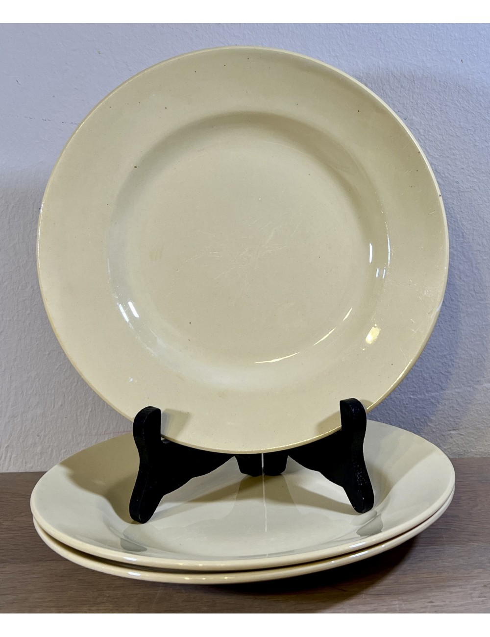 Breakfast plate / Dessert plate - Boch - executed in cream/beige color