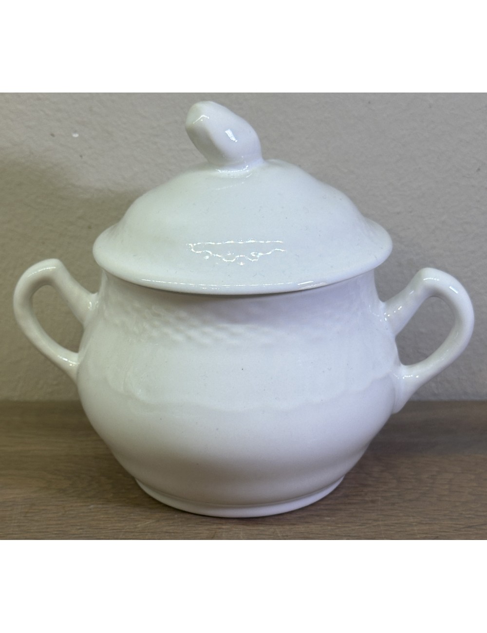 Sugar bowl - Boch - shape OSIER - décor CHAMONIX executed in cream/white