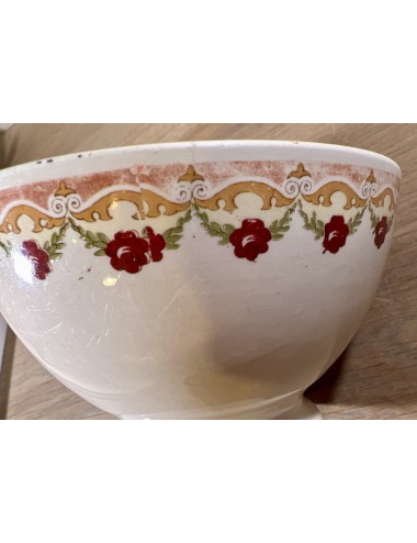 Bowl / Rinse bowl - B.F.K. (Boch Frères Kèramis) - executed with rim of red roses and gold color working