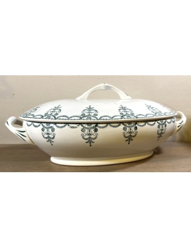Tureen / Cover dish - Moulin des Loups Terre de Fer - décor with garlands executed in green color