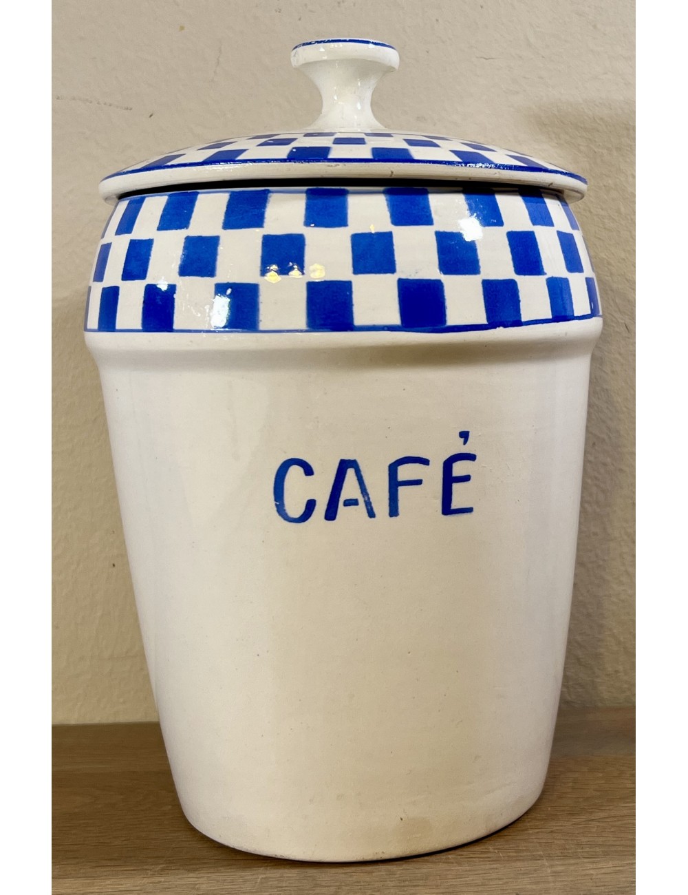 Storage jar - large model - Nimy - executed in cream with blue lettering CAFÉ and block décor