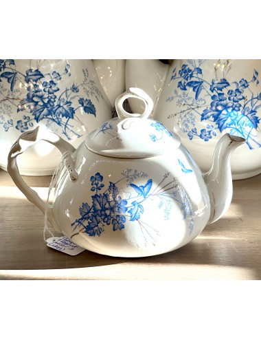 Teapot - Petrus Regout - décor 3 with butterfly/flower images in light blue - model GRETA no 2