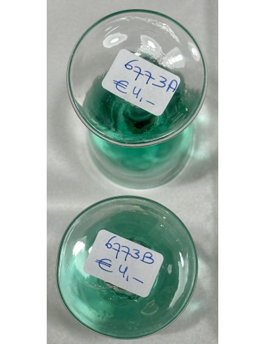 Likeurgaasje (Martiniglas?) - blank glazen steel met groene kelk