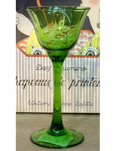 Likeurglas op hoge, slanke, stam met getorst glas - uitgevoerd in groen glas