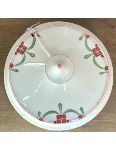 Botervloot - Societe Ceramique Maestricht - décor 878 uitgevoerd in rood, roze en groen
