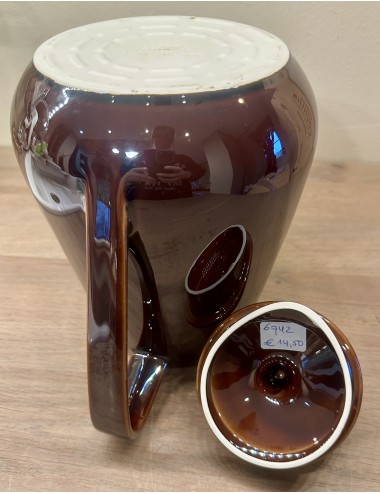 Koffiepot - vrij groot model - Villeroy & Boch - Made in Luxembourg - gemaakt in donkerbruin keramiek