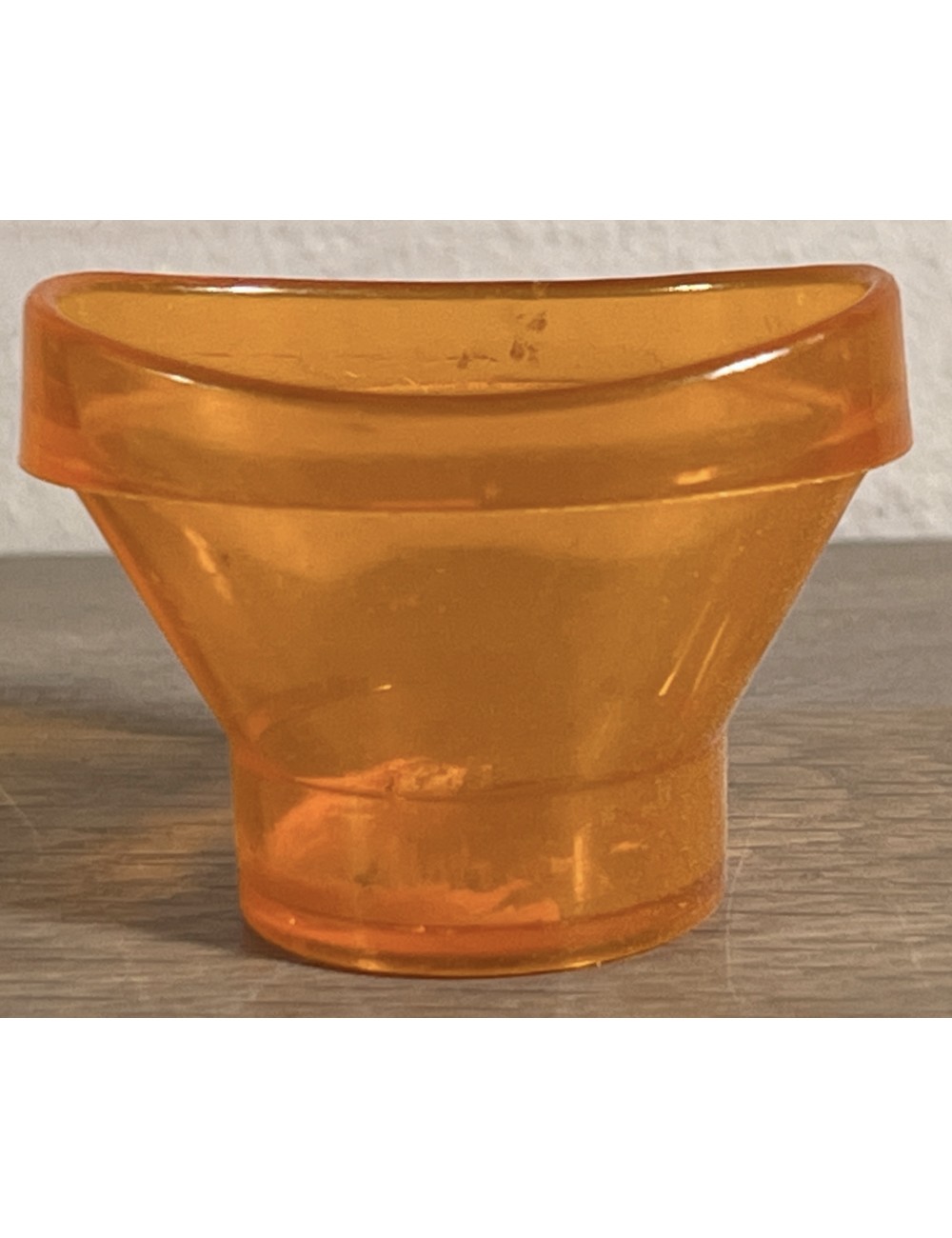 Oogbad / Oogglas - oranje plastic model - gemerkt OCAL