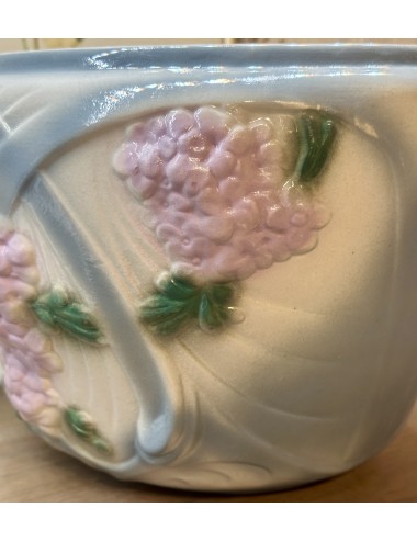 Cachepot / Flower pot - blind mark 1615 - Art Nouveau décor executed in relief with lilac lilacs and green/blue