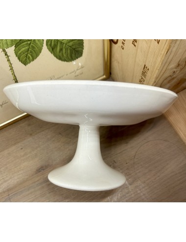 Tazza / Presentation dish - on high base - Boch - décor entirely in white/cream finished