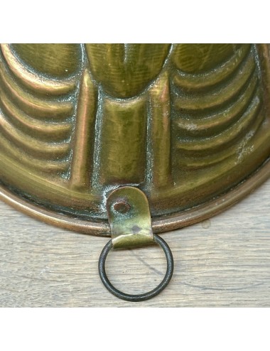 Baking mold / Pudding mold - executed in copper with a pewter interior and a, riveted, hanging eye