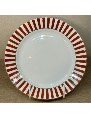 Breakfast plate / Dessert plate - Nimy - executed with a stripe décor in red and gold filet edging