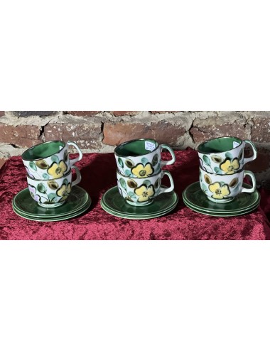 Cup and saucer - Boch - shape MENUET - décor IN THE MOOD with cup all dark green inside (size 1)