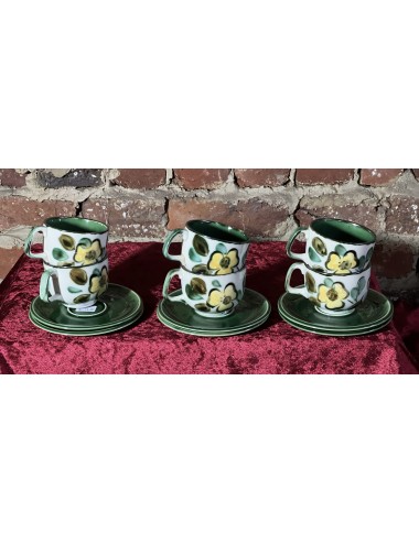 Cup and saucer - Boch - shape MENUET - décor IN THE MOOD with cup all dark green inside (size 1)