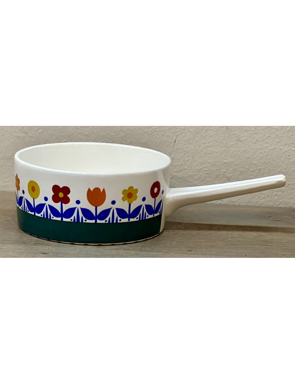 Oven dish / Soufflé dish / Ramequin - with handle/stem - Villeroy & Boch