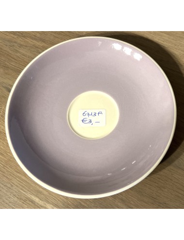 Underdish / Saucer - Villeroy & Boch - executed in salmon pink pastel color