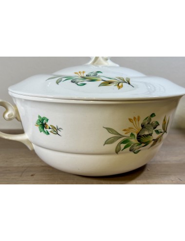 Tureen / Deck dish - Petrus Regout - décor executed with green/yellow flowers and leaves