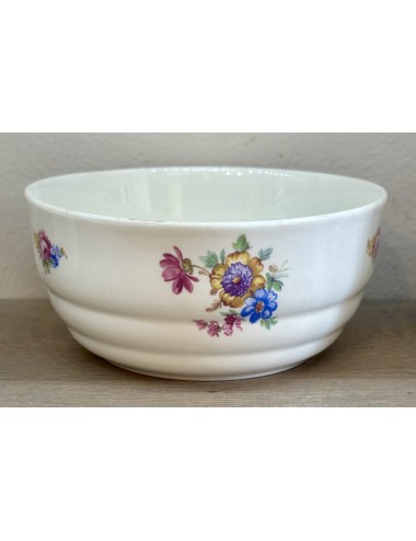 Nesting bowl - smaller model - Petrus Regout - model BOUDEWIJN with décor of multicolored flowers (PIOENROOS)