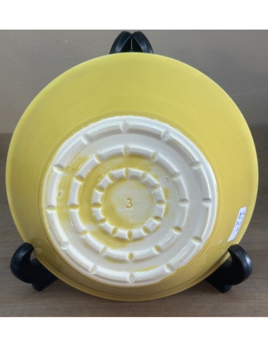 Bowl - round, wide flared, model - Villeroy & Boch - executed in dark yellow exterior and cream colored interior