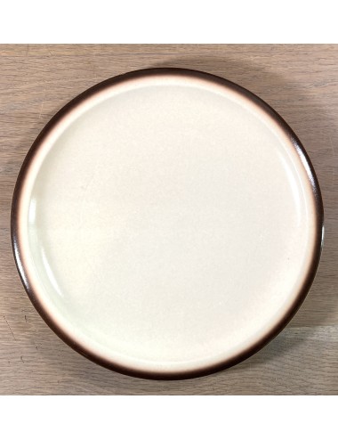 Ontbijtbord / Dessertbord - Boch - décor SIERRA (stoneware?) uitgevoerd in crème met een bruine rand - vorm MENUET