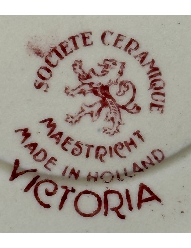 Onderbord / Schotel - Societe Ceramique Maestricht - décor VICTORIA in rood/gelige uitvoering