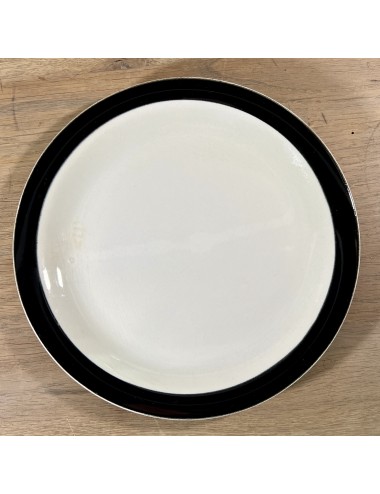 Ontbijtbord / Dessertbord - Ceramique Maastricht - décor van een crème/wit binnendeel met een zwarte rand