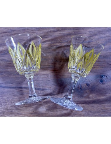 Glass / Liqueur glass on foot - VMC Reims (Verreries Mècaniques Champenoises) - Harlequin in yellow