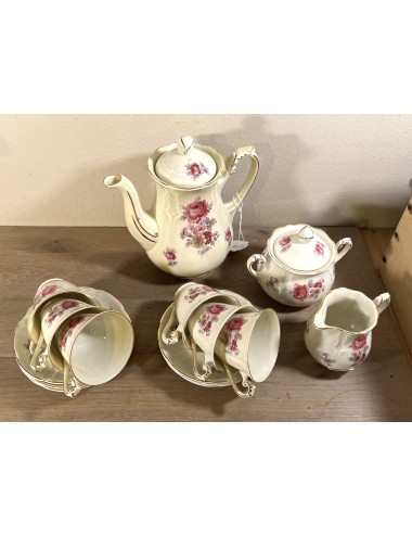 Mocha set consisting of a mug/coffee pot, sugar bowl, milk pot and 6 cups and saucers