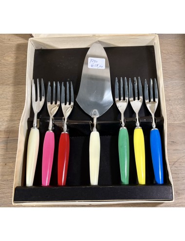 Pastry set in box - 6x pastry fork plus cake server - unmarked - plastic handles in various colors