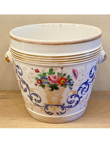 Cachepot / bloempot - porselein - handbeschilderd - décor van een mand/vaas met rozen en andere bloemen