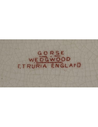 Terrine langwerpig - gebogen deksel - Wedgwood - décor ETRURIA GORSE rood/roze - Rd.No. 153229