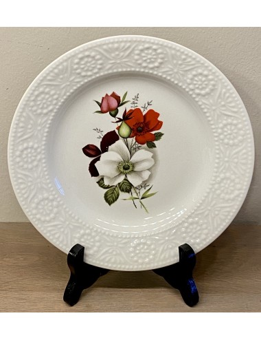 Ontbijtbord / dessertbord - Boch - reliëfrand en in het midden wit / rood / roze bloemen