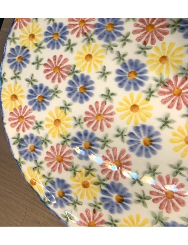 Taartplateau met een décor van geel / blauw / groen / rood bloemen - Schramberg
