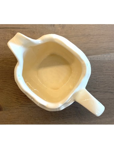 Melkkannetje H(?) Keramik op voetjes - vierkantig model - Made in Germany