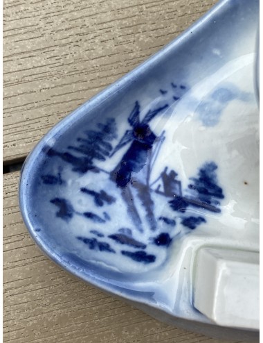 Kaarsenstandaard / kandelaar / kaarsenhouder met luciferhouder - in blauw met molen en zeilbootje - Jugenstil / Art Nouveau vorm