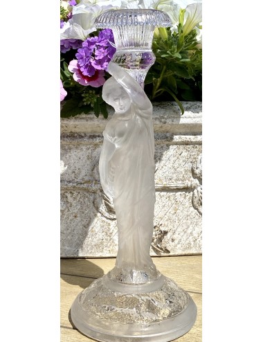Kandelaar - glas - met matglazen / gesatineerd glazen dame met panfluit